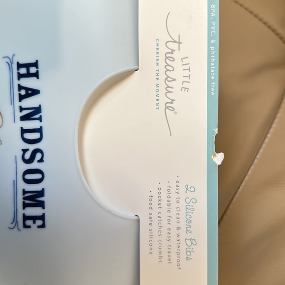 Baby boy silicone bibs - pack of 2. NEVER USED / WORN - Picture 3 of 4